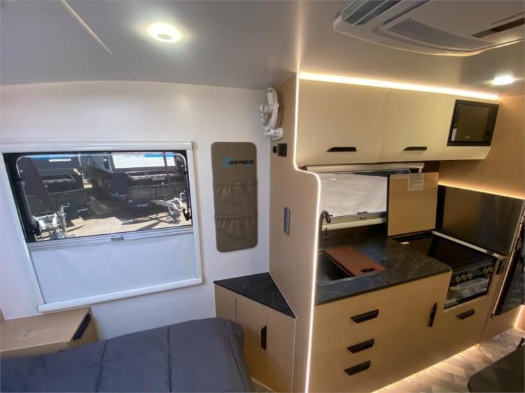 Signature 22' Family image 8