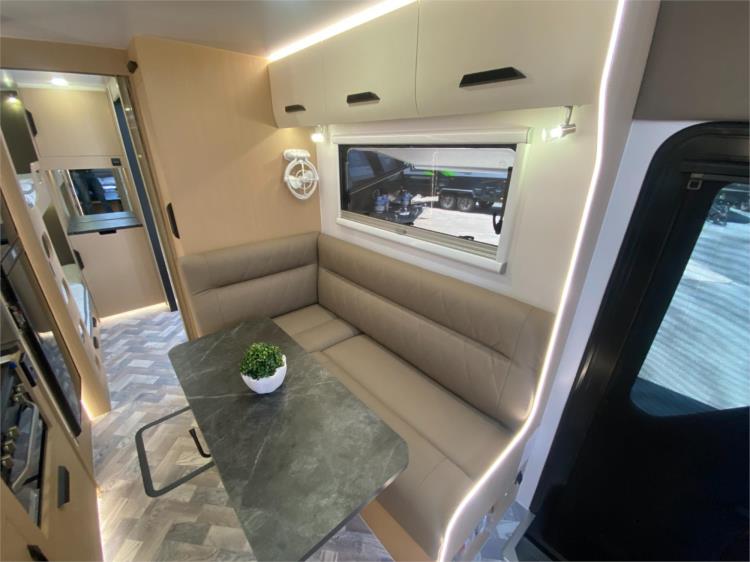 Signature 22' Family image 9