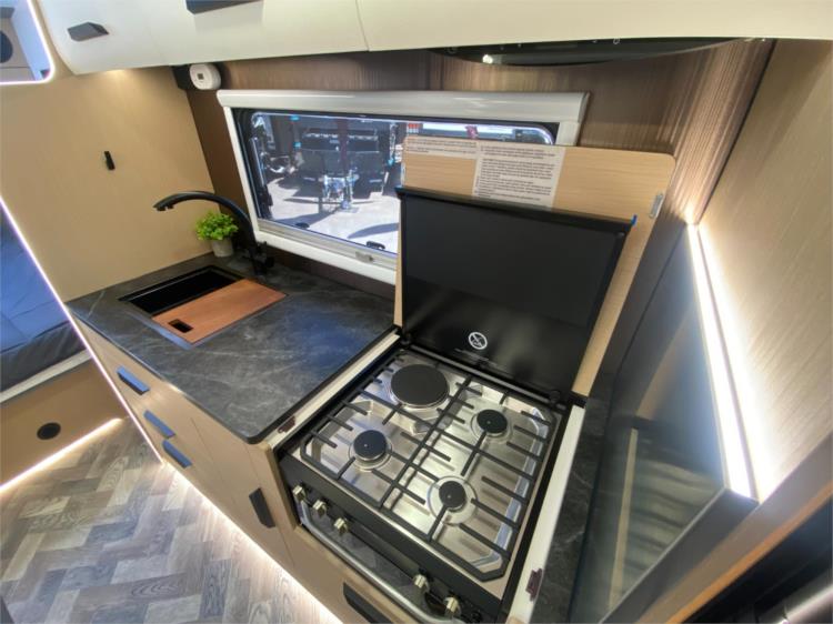 Signature 22' Family image 10