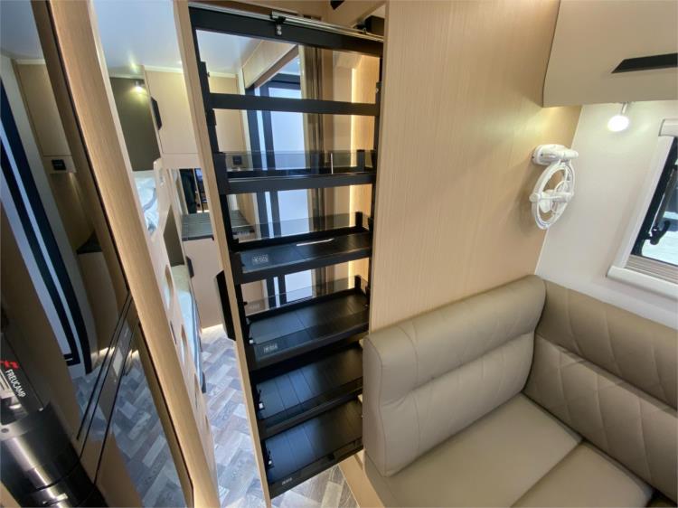 Signature 22' Family image 11